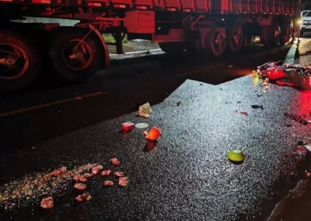 Motociclista morre ao colidir contra carreta estacionada em Deodápolis