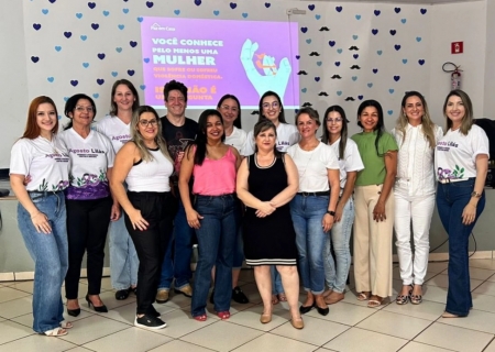 Profissionais de beleza participam de roda de conversa sobre combate à violência doméstica em Angélica
