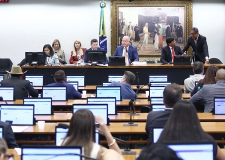 CCJ aprova aumento de pena para aliciamento de crianças na internet
