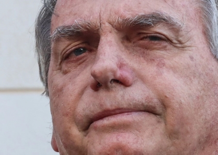 Bolsonaro deixa domiciliar pela primeira vez para fazer exames em Brasília