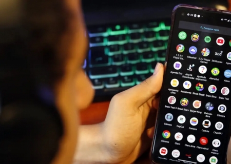 Câmara aprova urgência de projeto que combate adultização nas redes sociais