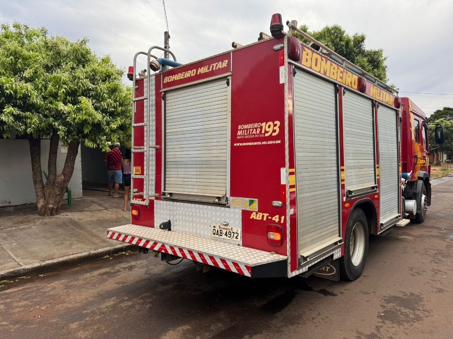Inc&ecirc;ndio em ed&iacute;cula de fundos mobiliza Corpo de Bombeiros em Nova Andradina
