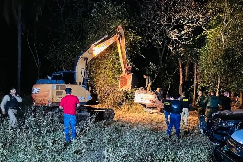 Carro de homens que saíram de SP para cobrar dívida no PR é achado dentro de bunker