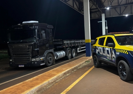 Polícia Militar Rodoviária apreende carreta roubada e ajuda a libertar vítima de cárcere privado em MG
