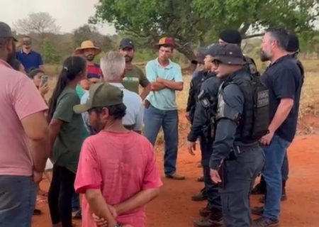 Assentamento São João: manifestantes liberaram a via após diálogo entre PM e secretário de educação de Nova Andradina