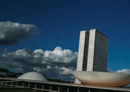 CCJ do Senado aprova relatório que regulamenta reforma tributária