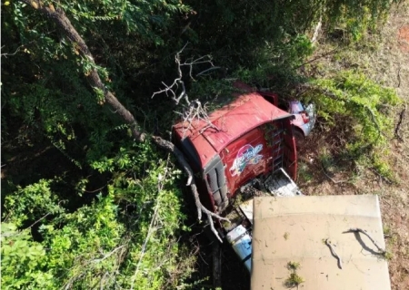 Grave acidente na BR-267 em Bataguassu deixa um morto e uma mulher ferida