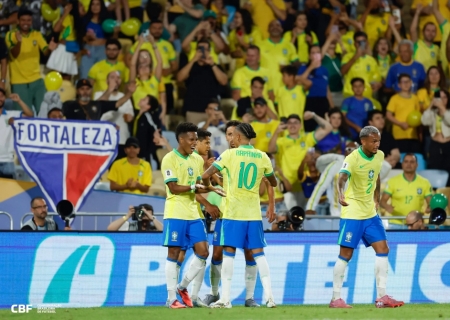 Brasil vence o Chile por 3 a 0 no Maracanã e assume vice-liderança das Eliminatórias