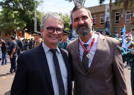 Delegado Regional Adjunto de Três Lagoas é homenageado com Medalha do Mérito da Polícia Militar de MS