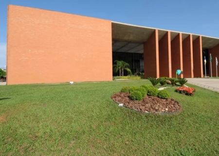 PF faz buscas em gabinetes de dez deputados estaduais do Tocantins