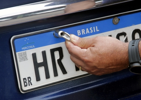 Novo sistema que gerencia e fiscaliza emplacamento veicular entra em operação em MS