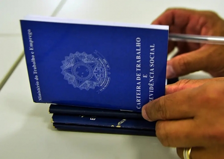 Brasil cria mais de 147 mil empregos com carteira assinada em agosto