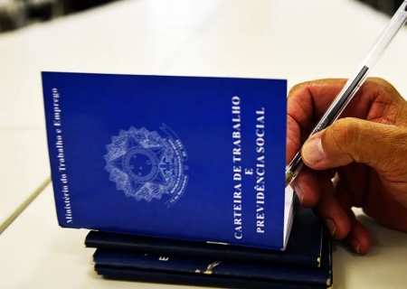 Taxa de desemprego no Brasil atinge o menor patamar da série histórica