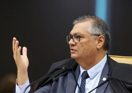 Dino suspende repasses de 'emendas Pix' a nove municípios