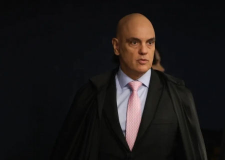 Moraes vota para condenar Bolsonaro e mais sete por golpe de Estado