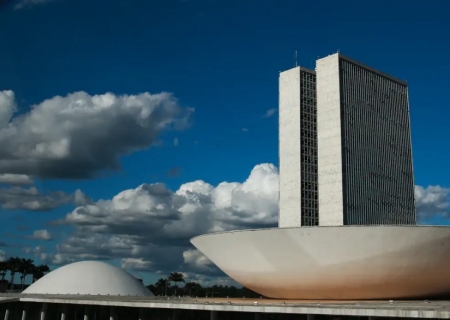 STF começa a julgar se mandados contra parlamentares precisam de aval das Casas Legislativas