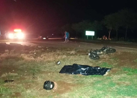 Motociclista morre e passageiro fica em estado grave após colisão com van na MS-379, em Dourados