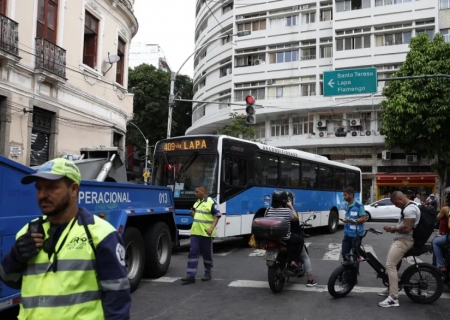 Rio amanhece em estágio de normalidade após dia de caos