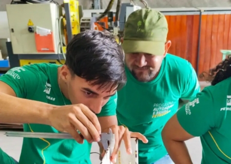 Mais de 10 milhões de jovens deixam o Bolsa Família em 12 anos, aponta estudo