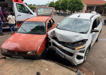 Colisão entre veículos deixa criança ferida em Nova Andradina