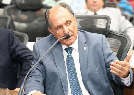 Zé Teixeira apresenta indicação para fortalecer a educação em Ivinhema