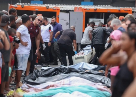 Moradores encontram cerca de 60 corpos após operação policial no Complexo da Penha