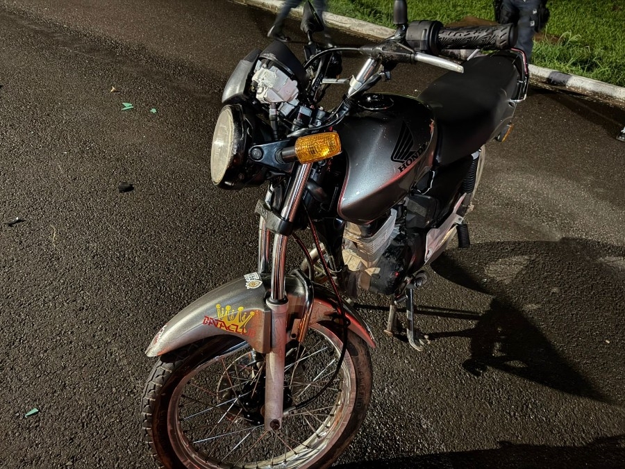 Colisão entre moto e picape deixa motociclista ferido no Jardim Universitário