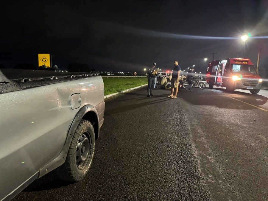 Colisão entre moto e picape deixa motociclista ferido no Jardim Universitário