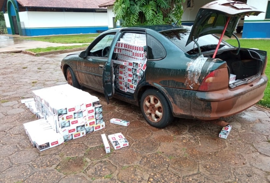 Homem é preso ao tentar “resgatar” carro carregado com cigarros contrabandeados em Dourados