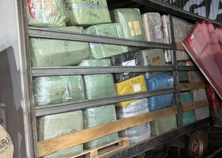 GARRAS apreende mais de 7 t de produtos contrabandeados em depósito clandestino na Capital