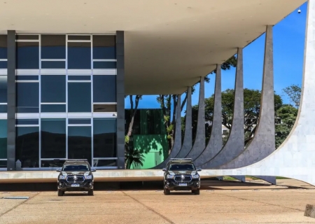Moraes vota por tornar Eduardo Bolsonaro réu por coação no curso do processo