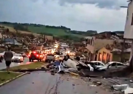Tornado destrói Rio Bonito do Iguaçu, deixa 5 mortos e mais de 400 feridos