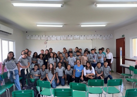 DAM de Nova Andradina promove palestra sobre combate ao bullying em escola municipal
