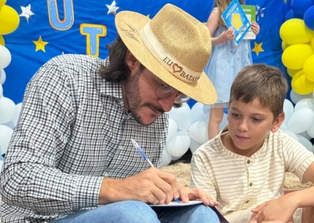Escola Anízio Teixeira promove 1ª Noite de Autógrafos e celebra projeto de incentivo à leitura e escrita