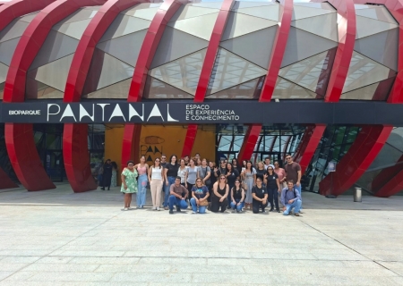 Alunos do Centro de Idiomas e Tecnologias vivenciam experiência bilíngue no Bioparque Pantanal