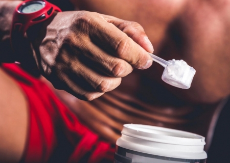 Potência e performance: por que a busca por força ganhou novo fôlego com a creatina