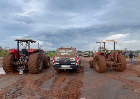 Patrulha Rural recupera dois tratores furtados de fazenda em Jaraguari