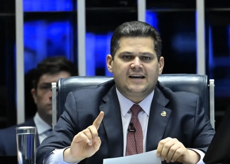 Alcolumbre e Moraes discutem como combater o crime organizado