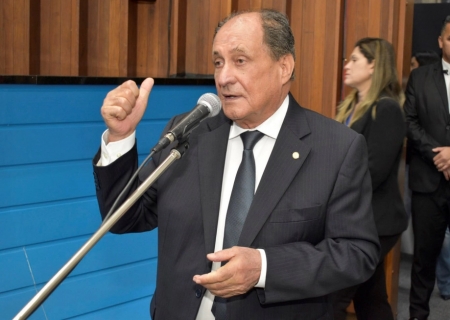 Deputado Zé Teixeira solicita reforço administrativo para escola estadual de Nova Casa Verde