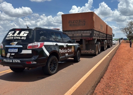 Polícia Civil recupera carreta roubada em SP e prende casal que levava veículo para a fronteira
