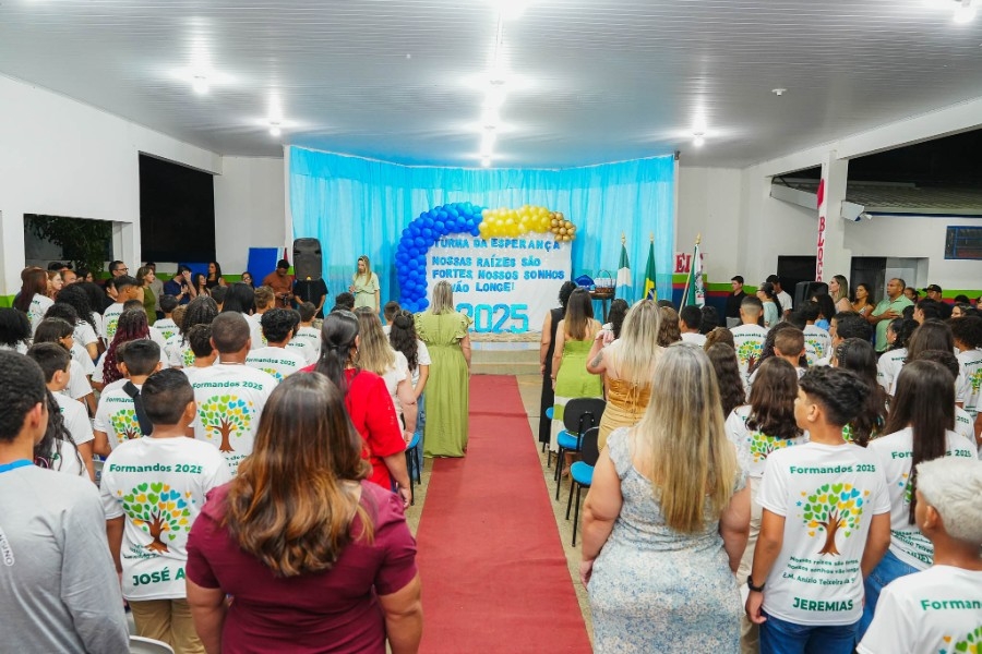 Em Batayporã, Escola Anízio proporciona cerimônia emocionante aos concluintes do 5º ano