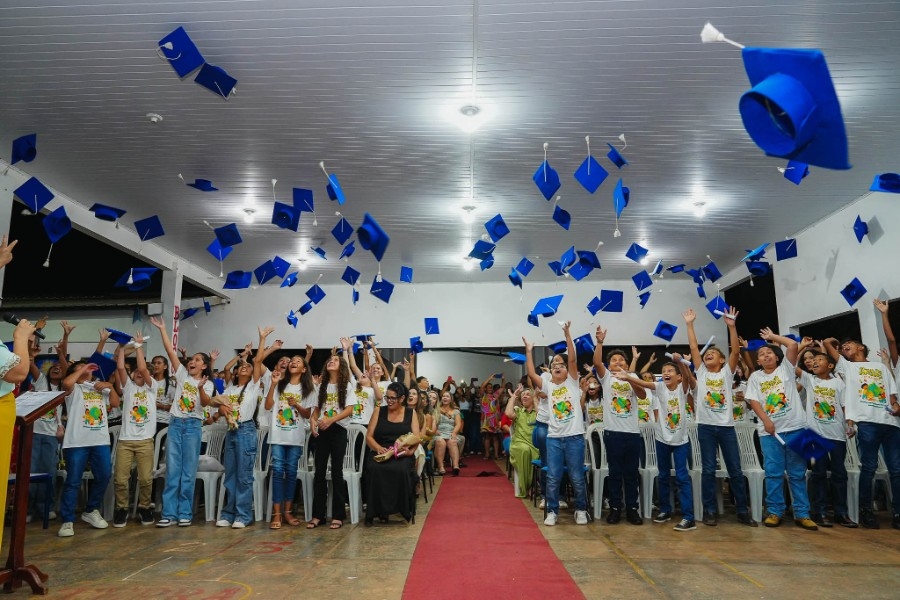 Em Batayporã, Escola Anízio proporciona cerimônia emocionante aos concluintes do 5º ano