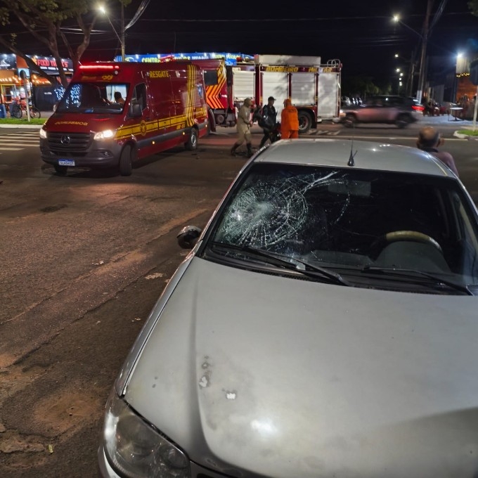 Colisão entre carro e motocicleta deixa condutora gravemente ferida em Nova Andradina