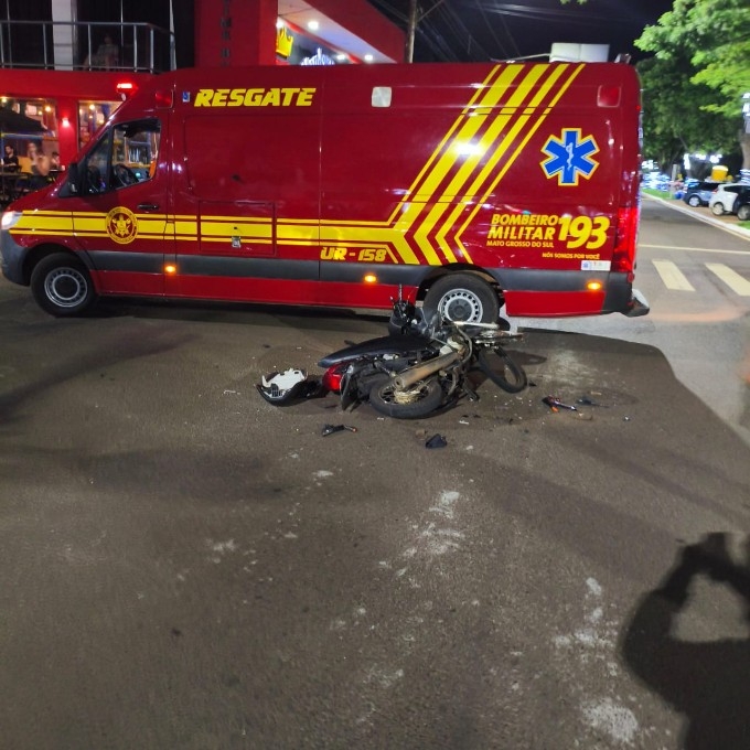 Colisão entre carro e motocicleta deixa condutora gravemente ferida em Nova Andradina