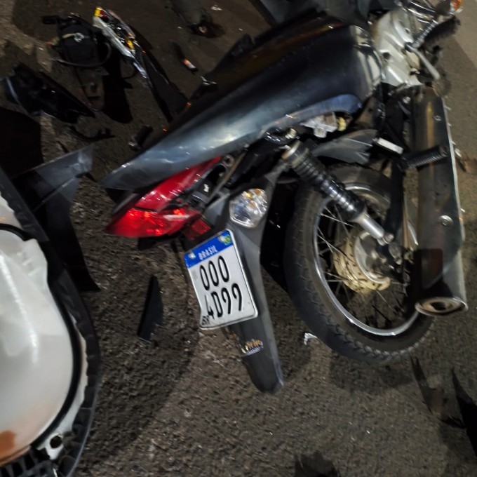 Colisão entre carro e motocicleta deixa condutora gravemente ferida em Nova Andradina