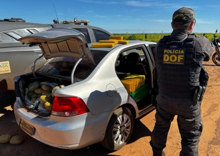 Carro roubado com mais de meia tonelada de drogas é apreendido pelo DOF na fronteira