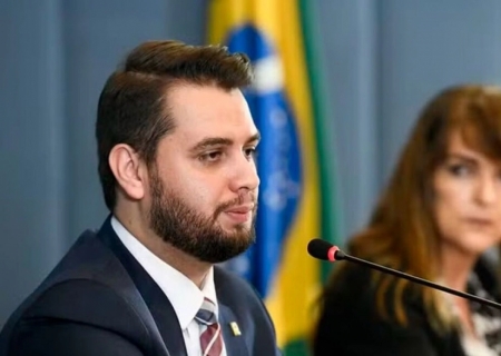 Polícia Federal prende Filipe Martins, condenado pela trama golpista