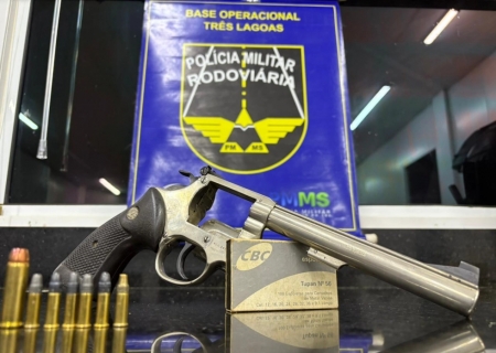 PMR prende homem com revólver e munições em Três Lagoas