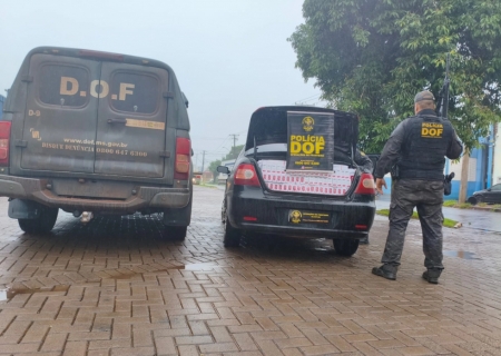 Contrabandista abandona carro carregado com cigarros ao fugir do DOF na região de fronteira