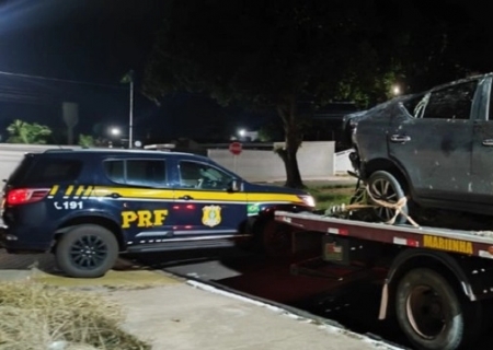 PRF recupera veículo furtado após perseguição e capotamento na BR-262